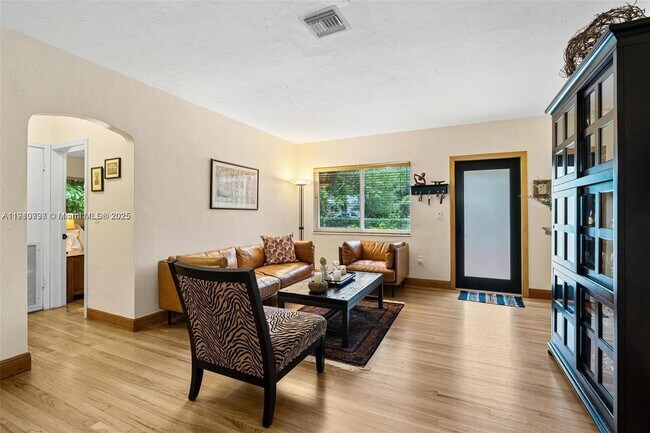 Building Photo - 2431 Overbrook St