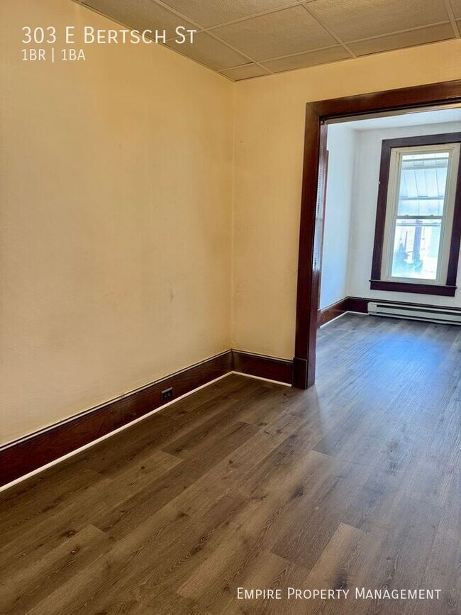 Foto del edificio - 303 E Bertsch St