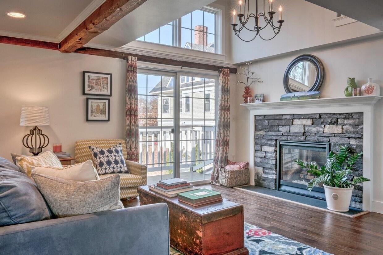 Foto principal - 153 Washington St