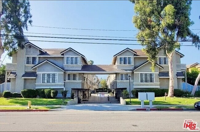 gated entry - 807 W Camino Real Ave