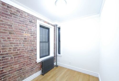 Building Photo - 242 Broome St