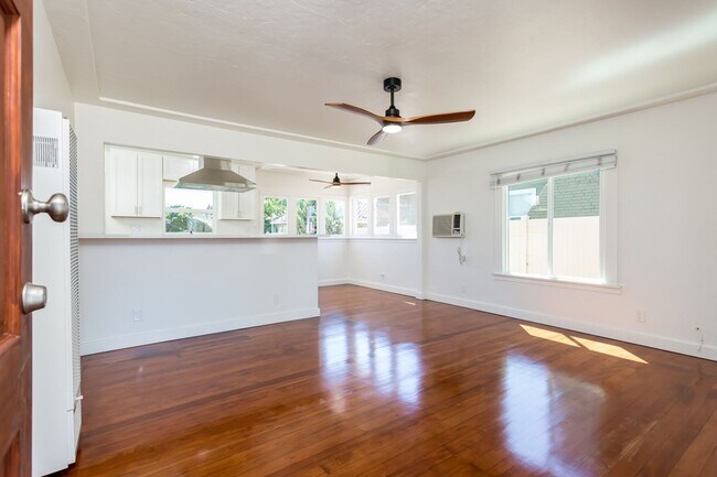 Foto del edificio - 303 S Sunshine Ave