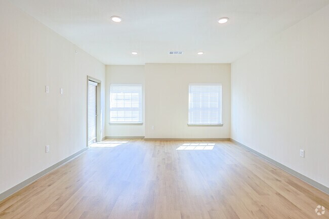 3BR, 2BA - 1,383SF - Living Area - Woodview