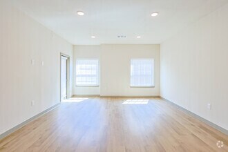 3BR, 2BA - 1,383SF - Living Area - Woodview