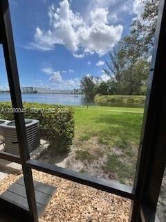 Foto del edificio - 15535 Miami Lakeway N