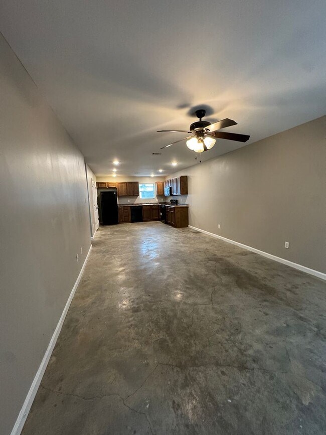 Foto del edificio - 3 bed / 2 bath duplex Available Now