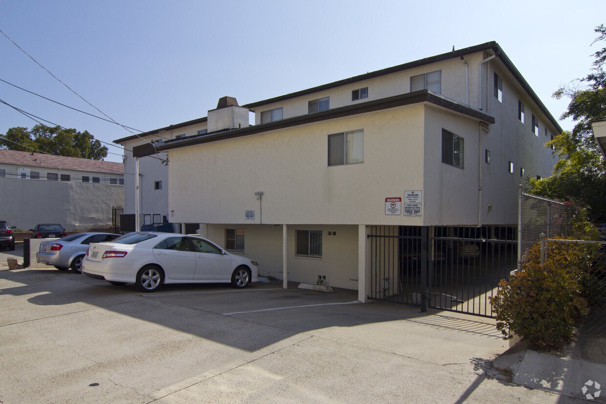 Foto del edificio - 3670-3680 Park Blvd