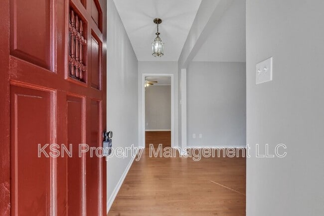 Building Photo - 106 Holly Ave