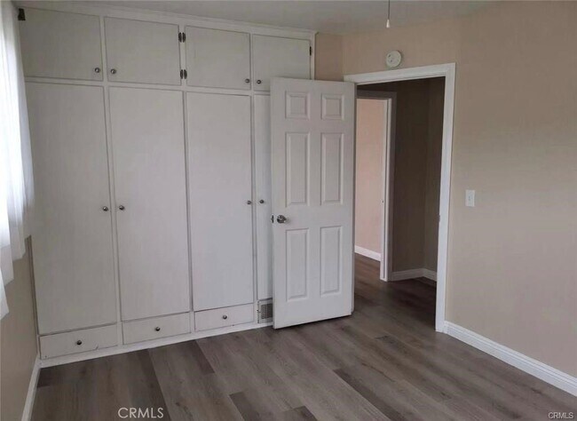 Foto del edificio - 937 S Farber Ave