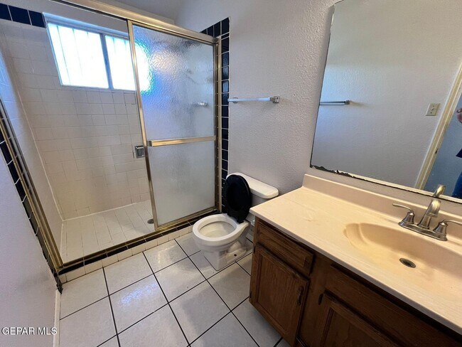 Foto del edificio - 673 Bristol Dr