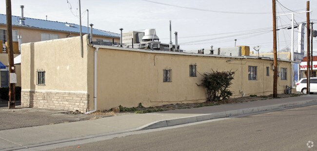 Foto del edificio - 4600 Central Ave SW
