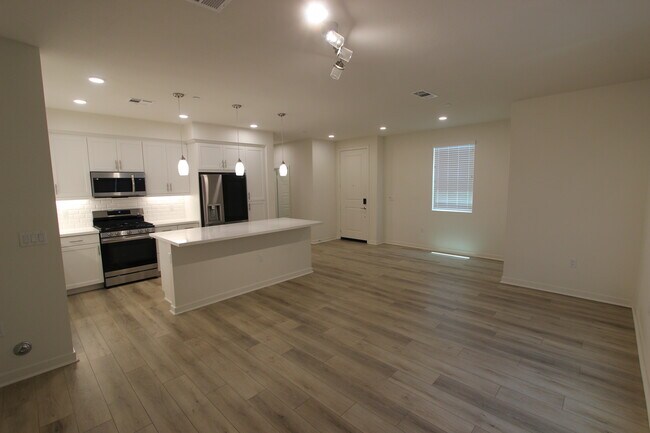 Building Photo - 647 Winchester Dr