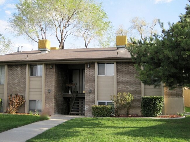 Building Photo - 2588 S 900 E