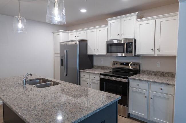Building Photo - 87 Beech Tree Ct