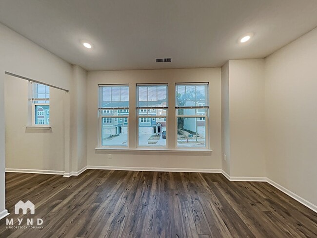 Foto del edificio - 1236 Commack Dr