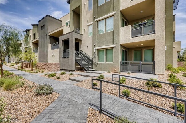 Foto del edificio - 11231 Hidden Peak Ave