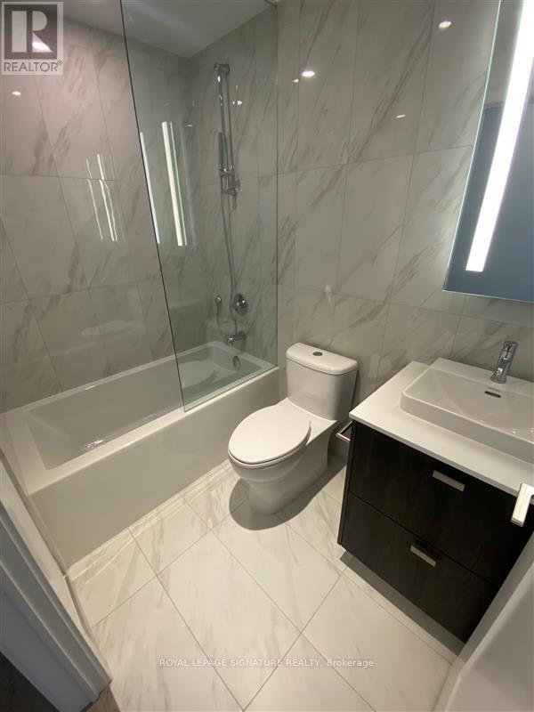 Photo du bâtiment - 470 Front St W