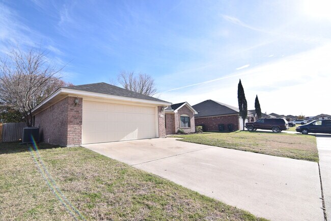 Building Photo - 4202 Capri Dr