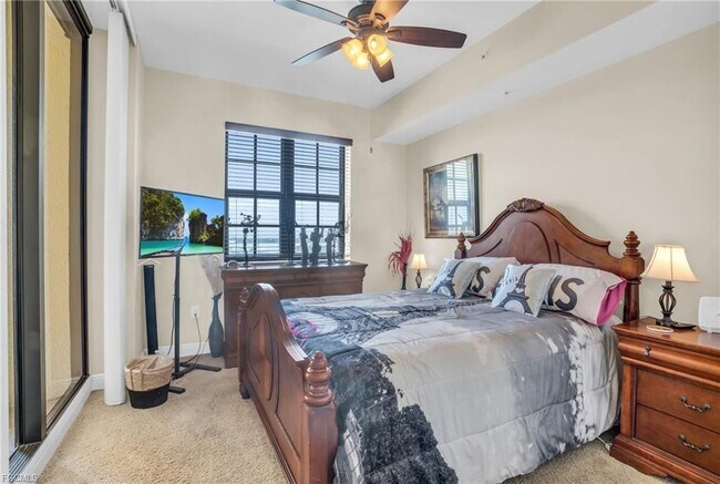 Foto del edificio - 5781 Cape Harbour Dr