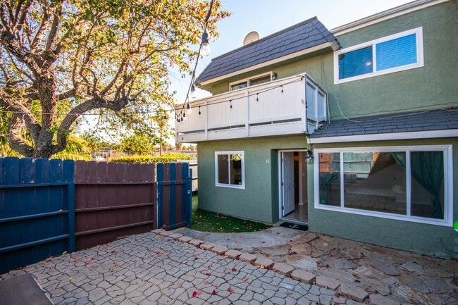 Building Photo - Cozy 2BD/2BA in Carlsbad Village