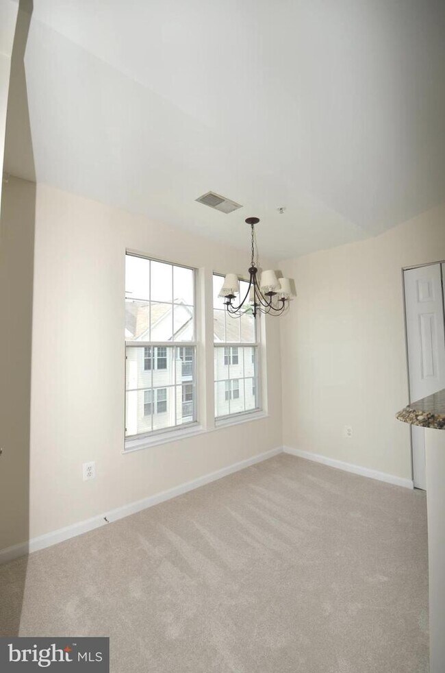Foto del edificio - 7523 Snowpea Ct