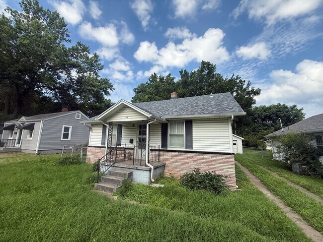 Building Photo - 2 Bed 1 Bath Springfield, MO