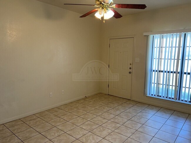 Building Photo - 1204 Nicholas Cir