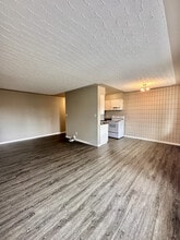 Living room - Pine Glen Apartments