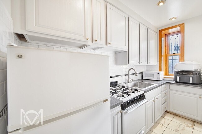 Foto del edificio - 42 Riverside Dr