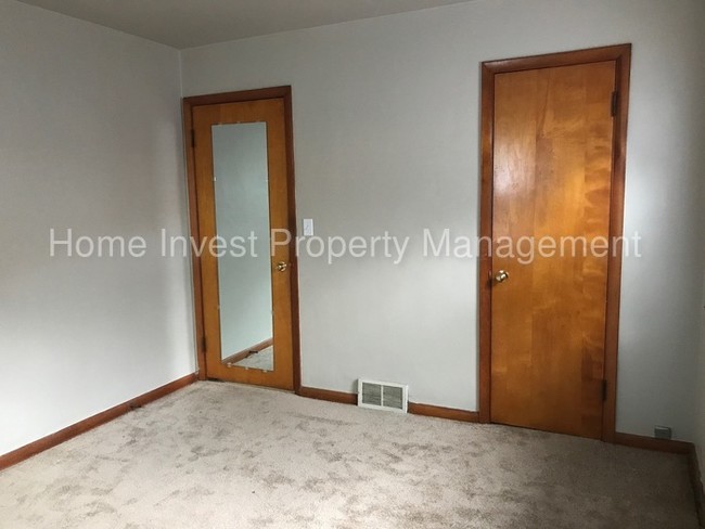 Building Photo - 5751 N 75th St