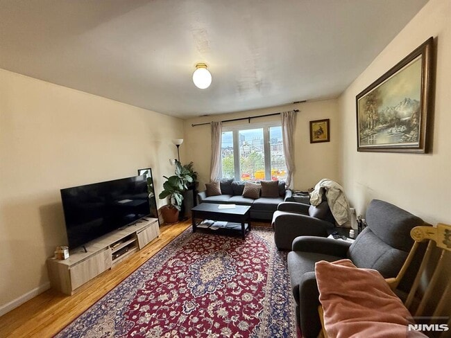 Foto del edificio - 252 Passaic Ave