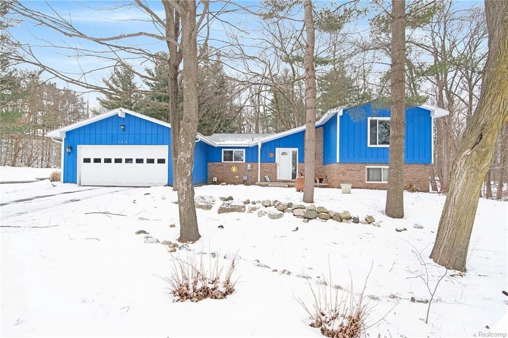 503 Bonnie Cir, Howell, MI 48843 House Rental in Howell, MI