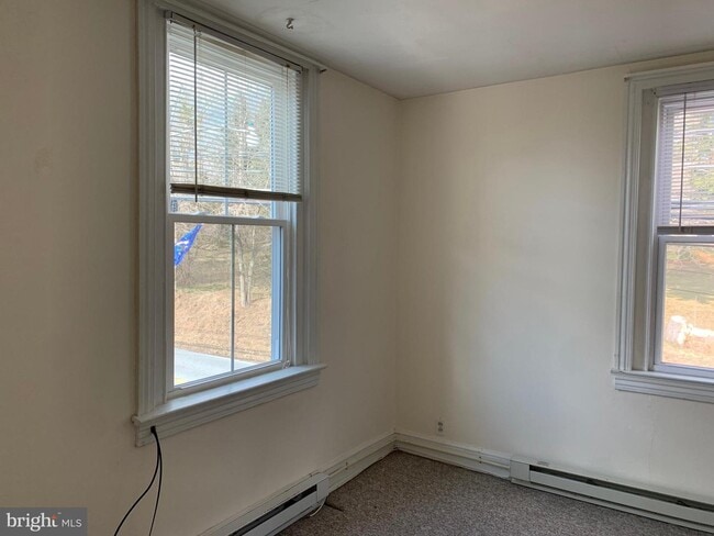 Building Photo - 1406 W Strasburg Rd