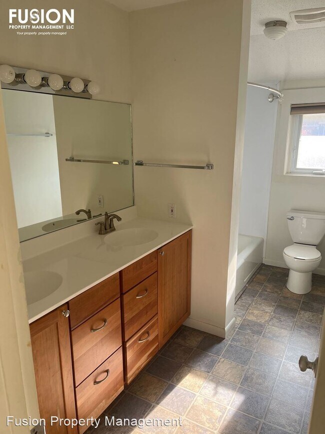 Building Photo - 3 br, 2 bath House - 209 Ledgewood CIR #101