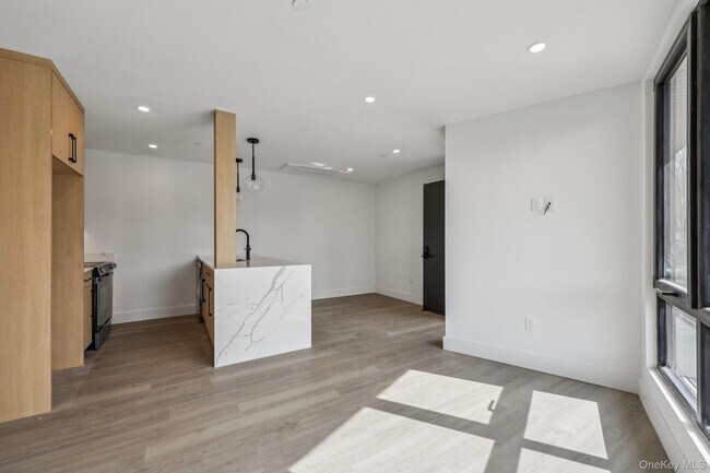 Foto del edificio - 325 Manville Rd