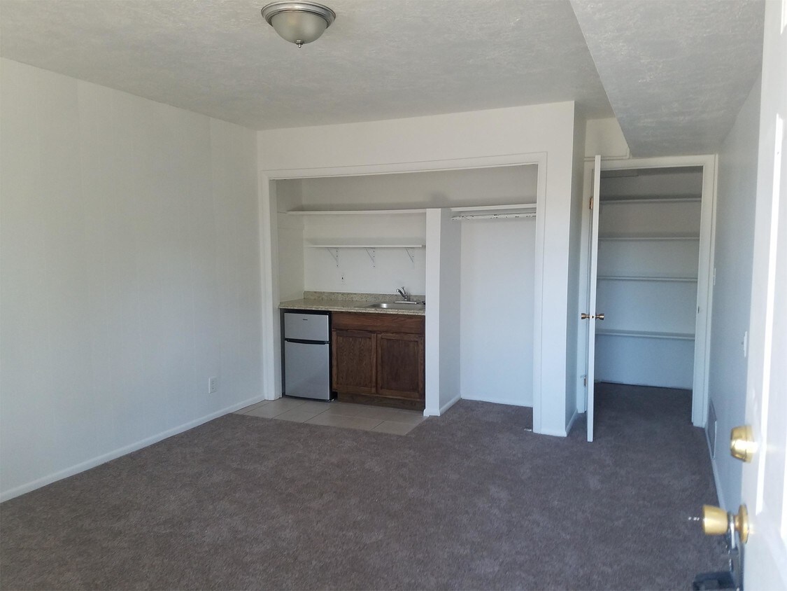 Building Photo - 3460 Brinker Ave