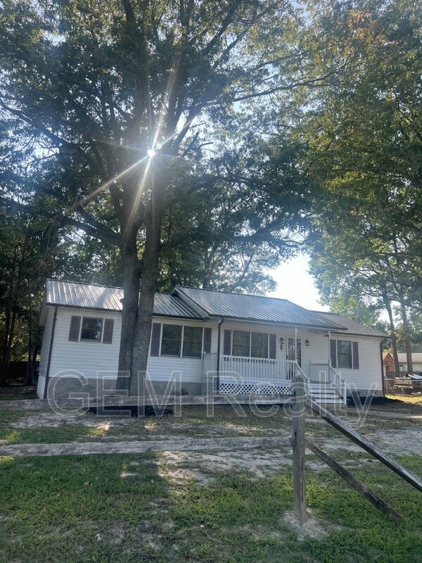 Building Photo - 103 Holmes Ct