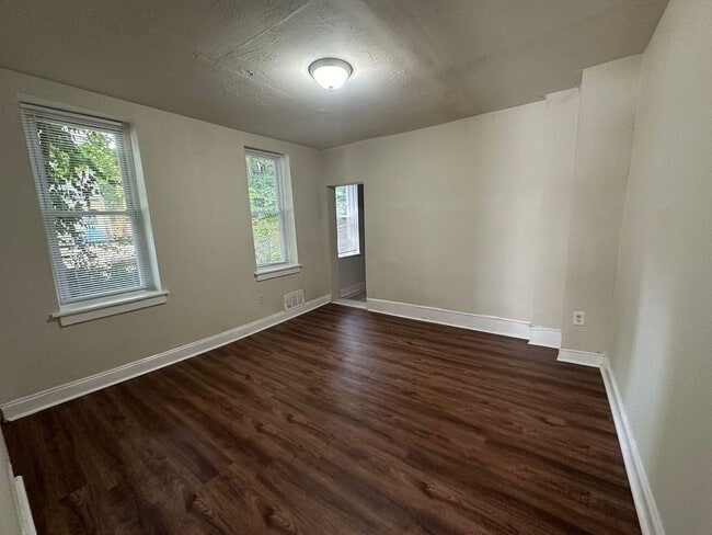 Foto del edificio - NEWLY UPDATED 4 BED 1 BATH HOME FOR RENT.