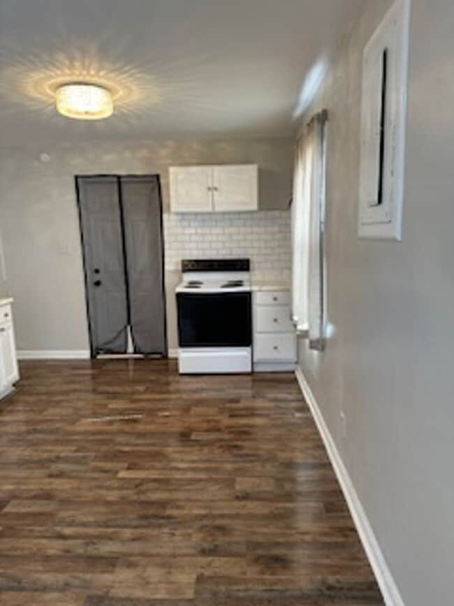 Building Photo - 2 Bed/ 1 bath in Spartanburg