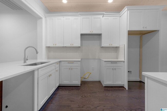 Building Photo - 3017 Vestavia Terrace Dr