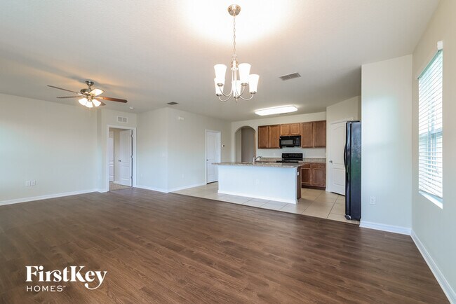 Building Photo - 908 Chanler Dr