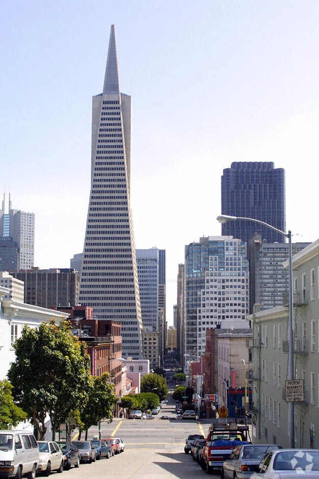 Vista a la calle - 1100-1112 Montgomery St