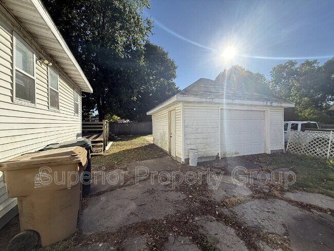 Foto del edificio - 18 N Fair Oaks Ave