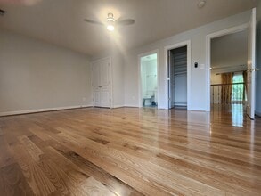 Building Photo - 6438 Columbia Pike