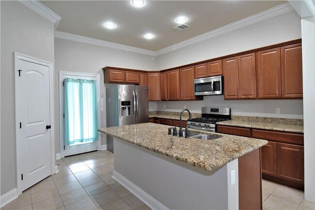 Foto del edificio - 4 br, 3 bath House - 984 Maize st