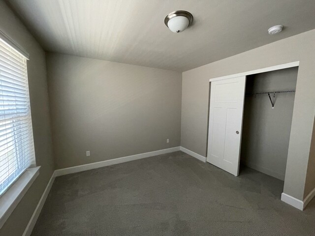 Building Photo - 1066 E Black Butte Ave