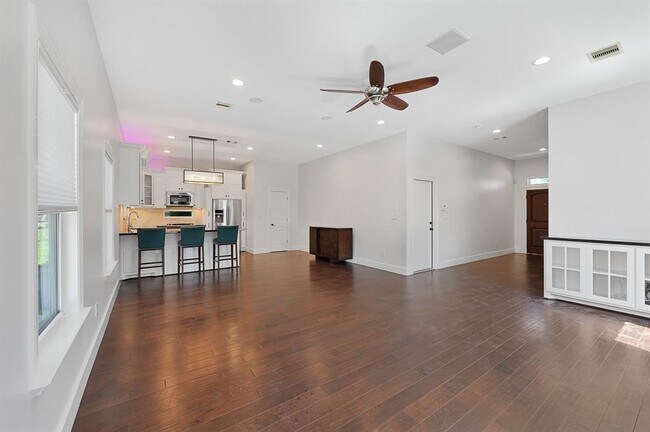 Foto del edificio - 218 E 33rd St