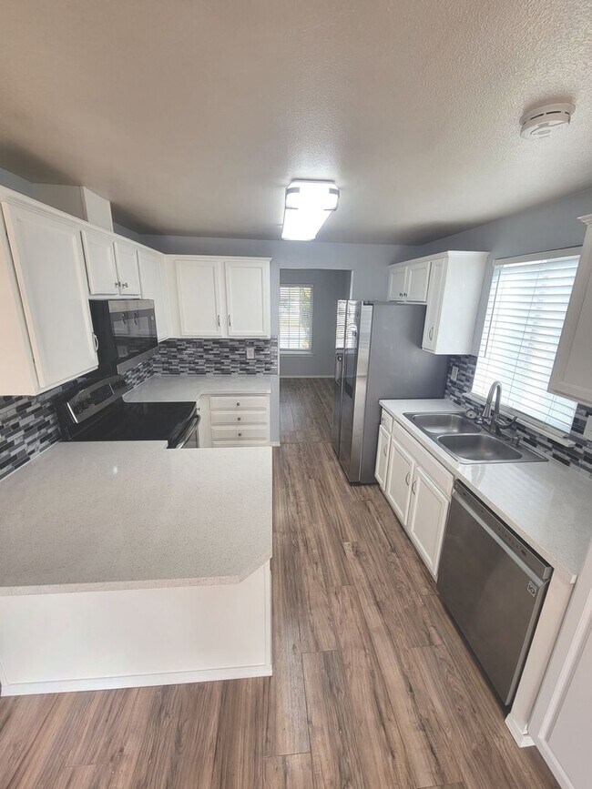 Building Photo - Newly Listed Home Close to Joint Base Lewi...