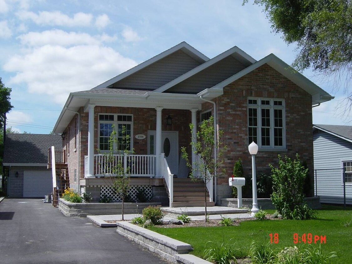 Primary Photo - 2724 81st St