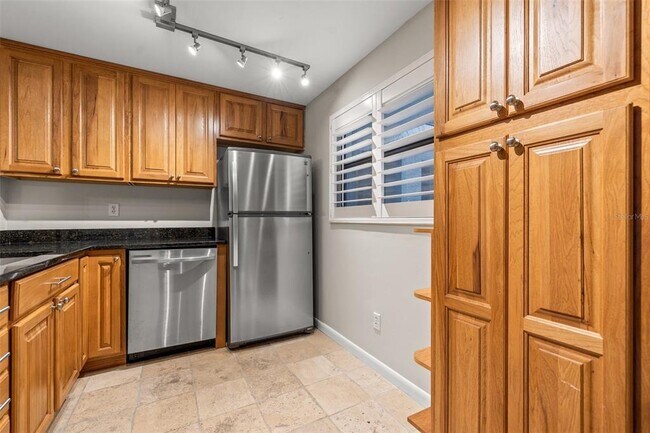 Foto del edificio - 3038 Eastland Blvd